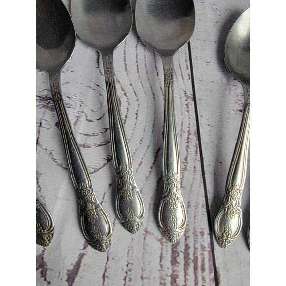 Rogers stainless floral flatware silverware set of 8 spoons 2 sizes - Picture 2 of 8